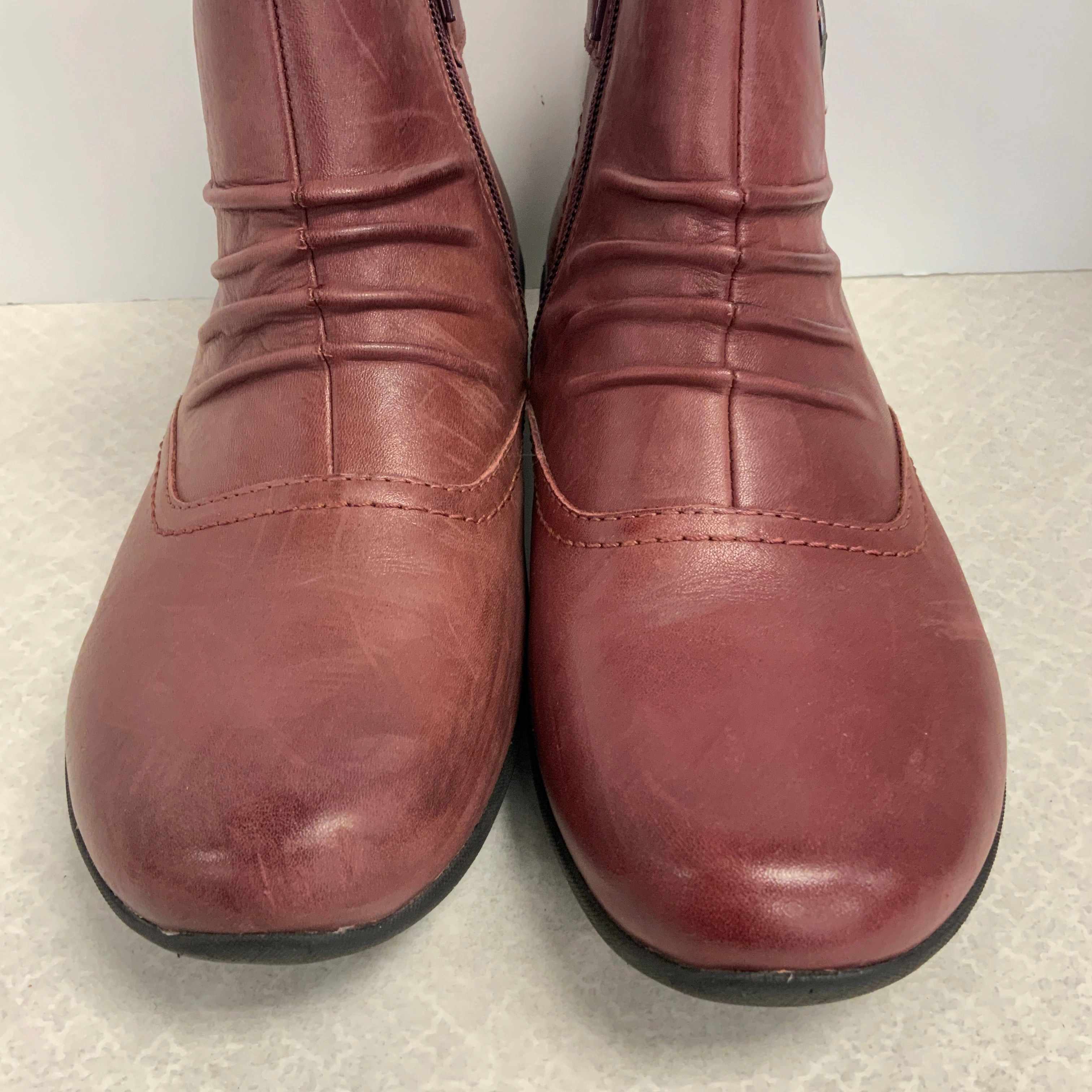 Boots Ankle Flats By Earth In Red, Size: 9
