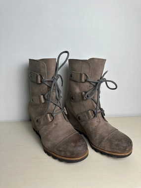 Boots Ankle Heels By Sorel In Brown, Size: 7