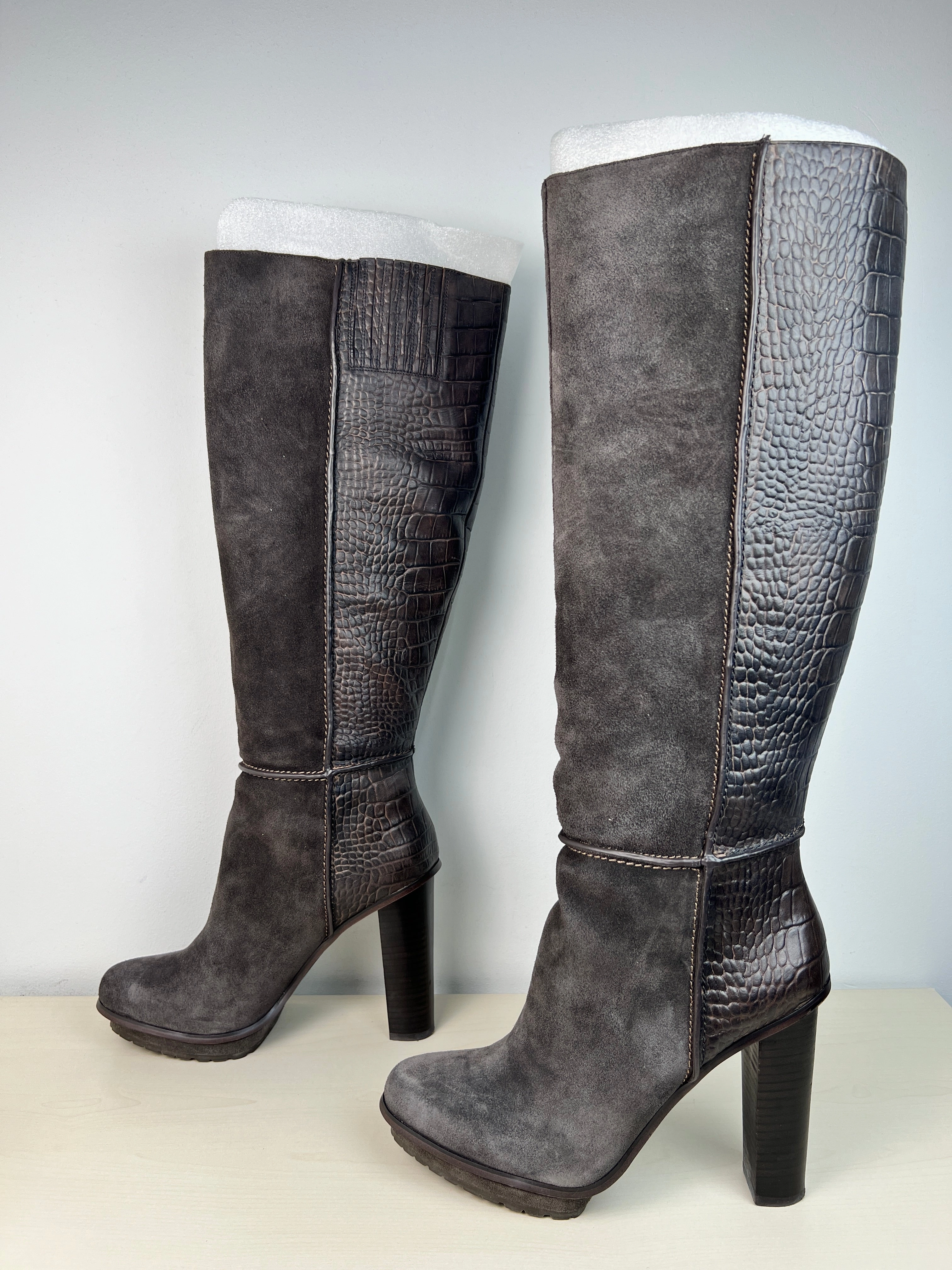 Boots Knee Heels By Bcbgmaxazria In Grey, Size: 10