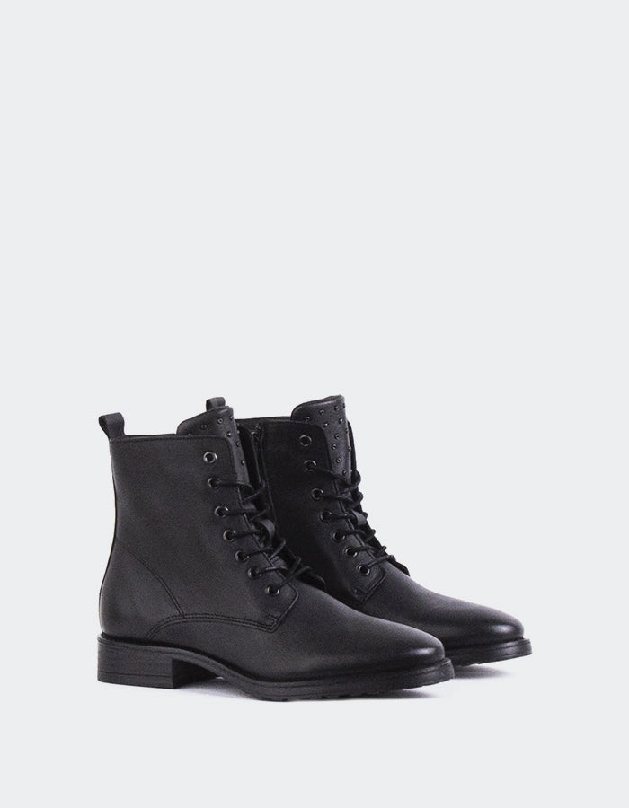 Daiki Black Leather