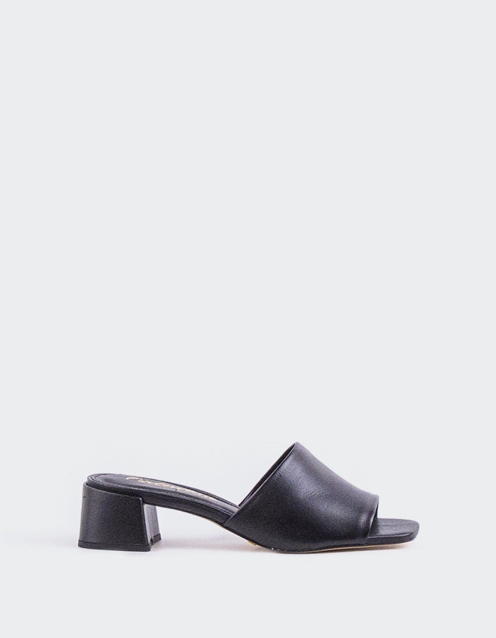 Fortunata Black Leather