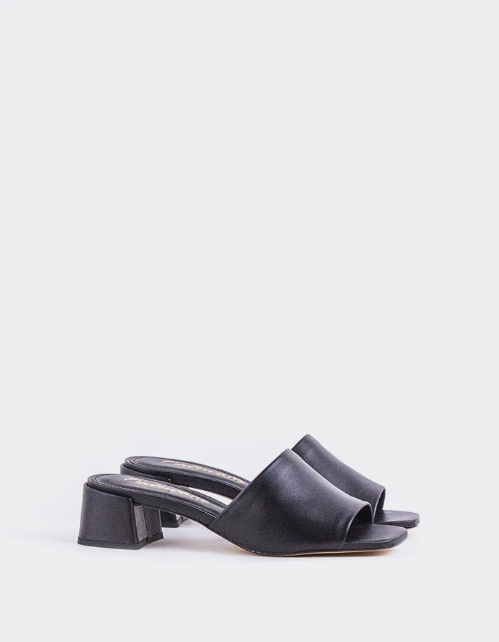 Fortunata Black Leather