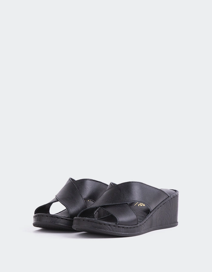 Govina Black Leather