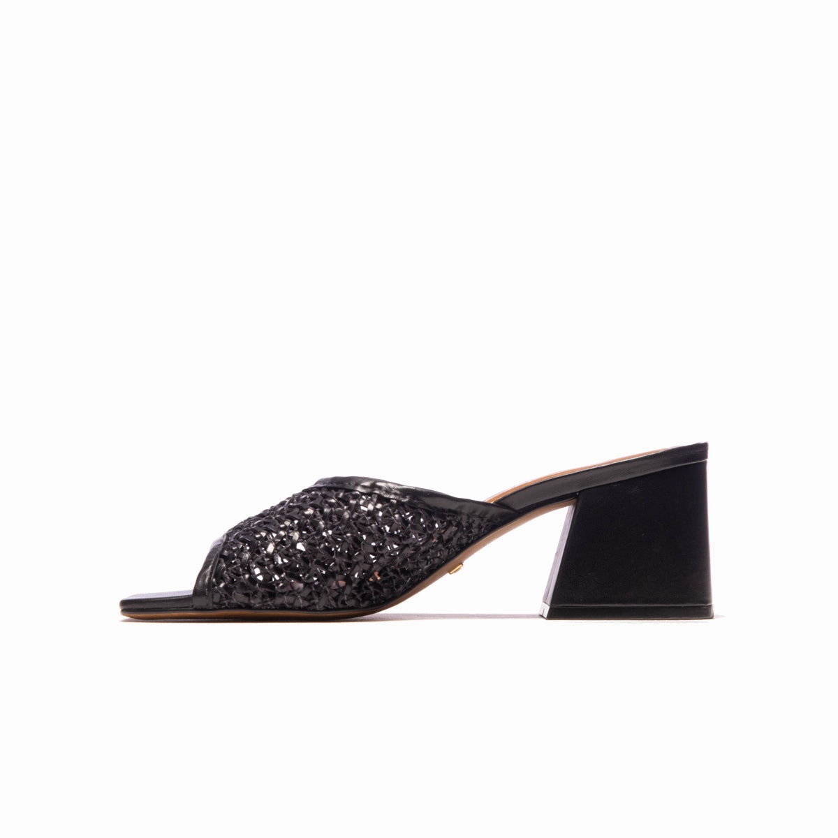 Helenium Black Leather
