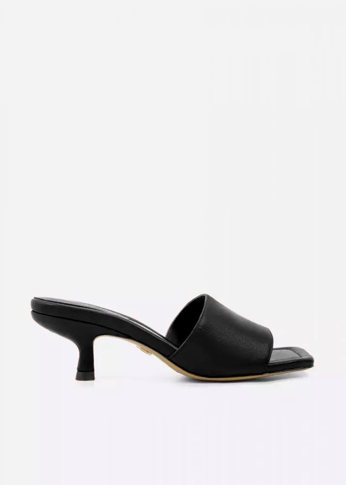 Jone Sandal - Black