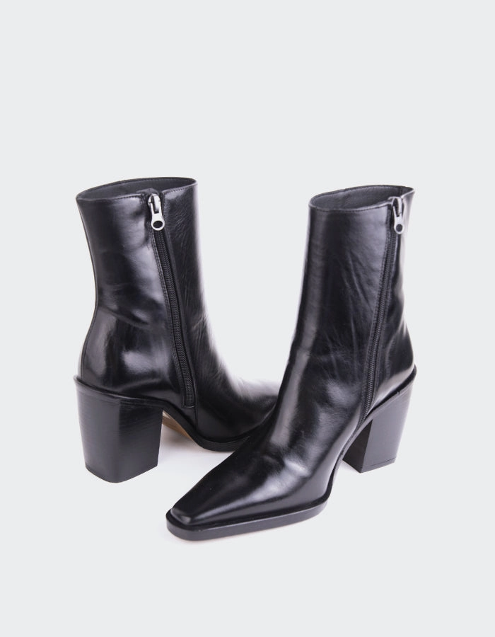 Meraly Black Leather