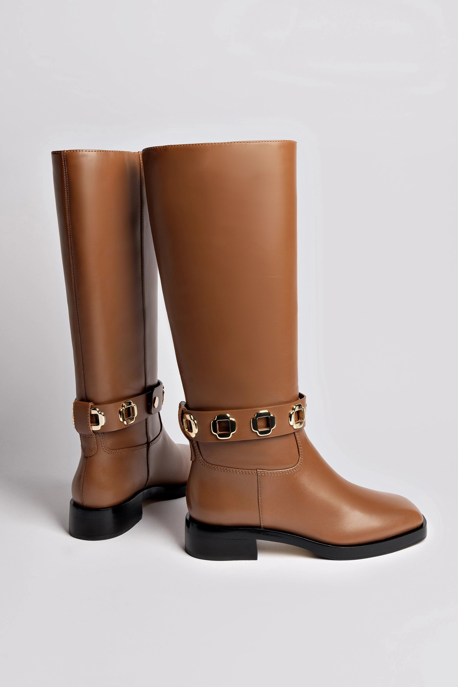 Milan Flat Boot In Caramel Leather