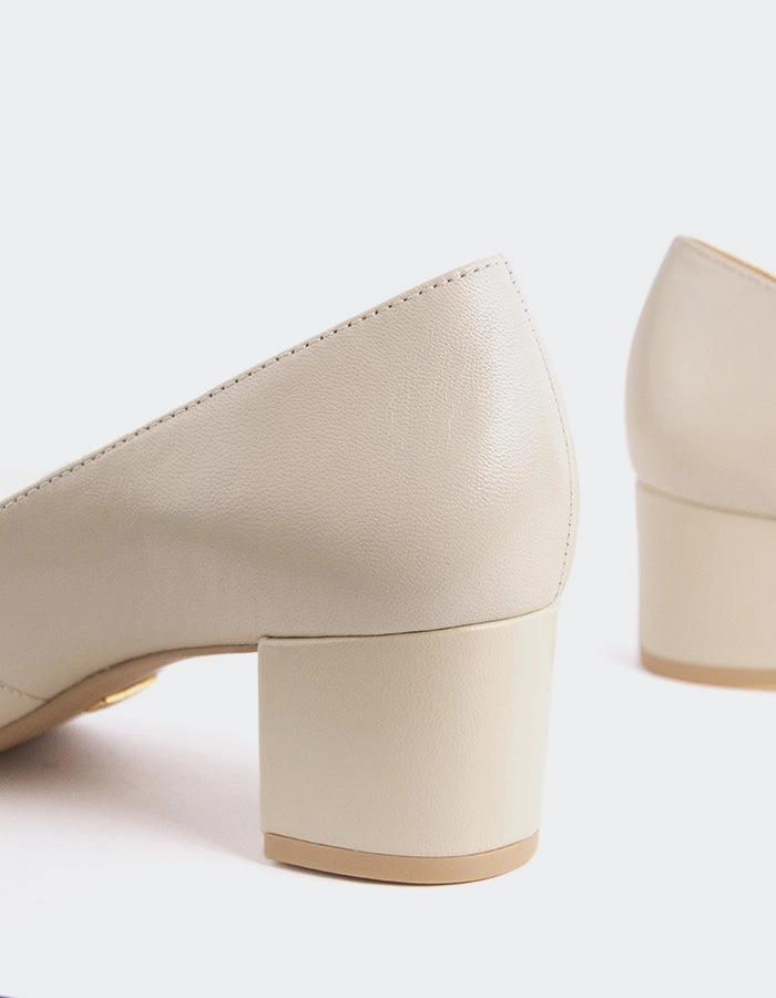 Raynan Beige Leather