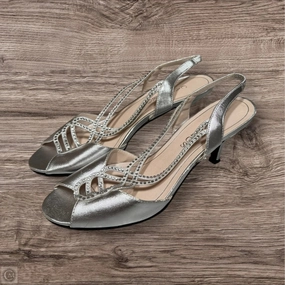 Sandals Heels Kitten By Clothes Mentor In Silver, Size: 8