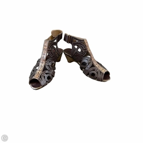 Sandals Heels Kitten By Spring Step In Brown & Tan, Size: 7.5