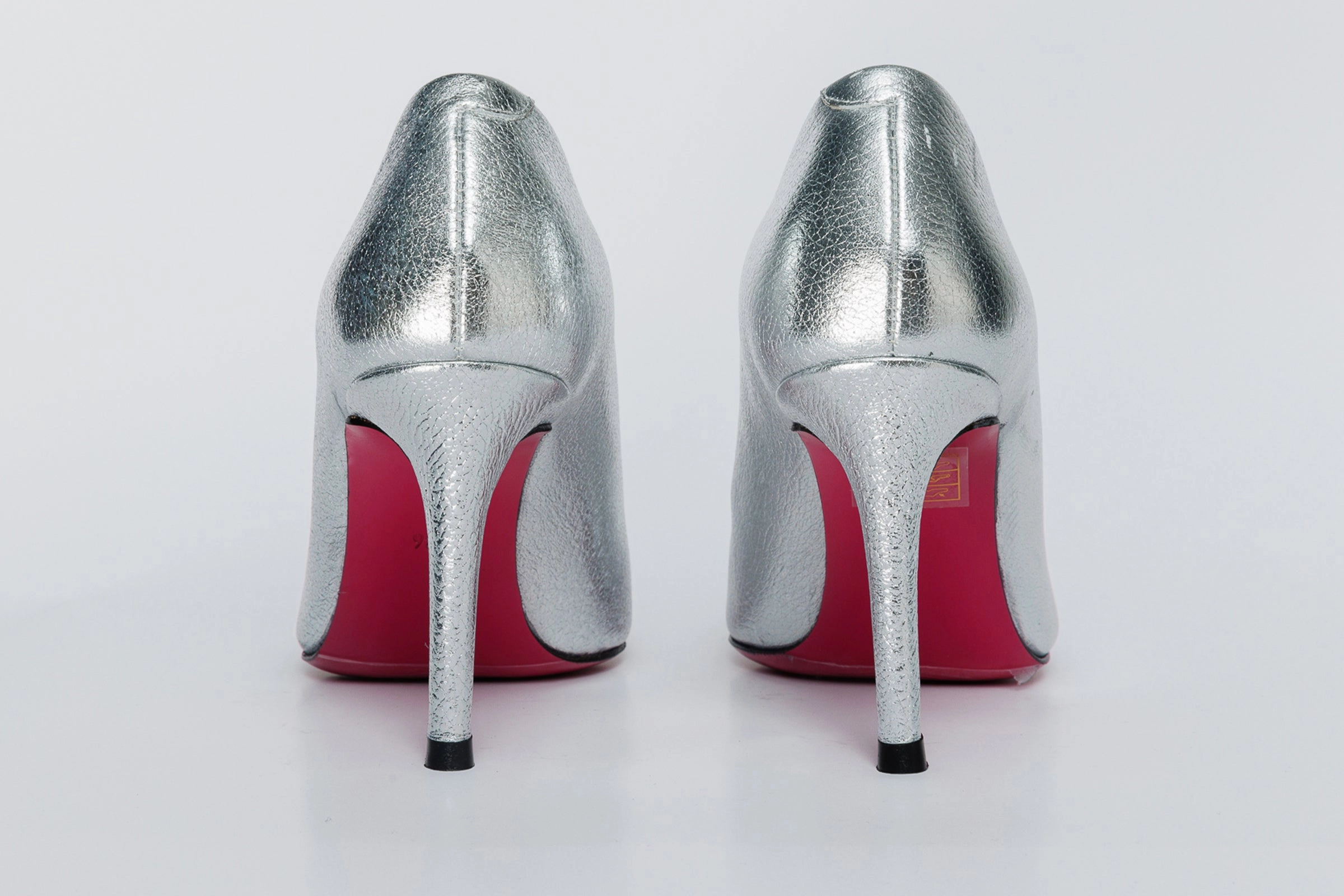 The Ege Silver Leather Pump Fuchsia Sole Women Shoe